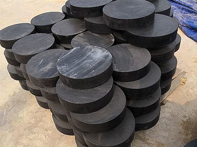 江州区板式橡胶支座由若干层橡胶片与薄钢板经加压硫化